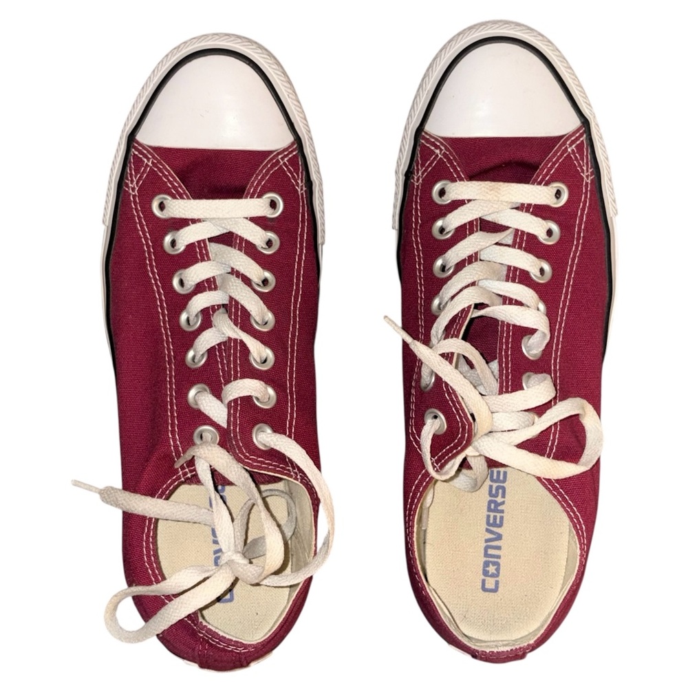 Converse Low Top Sneakers in Maroon and White